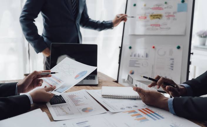Merchant Cash Advance vs Term Loan: Which Fits Your Cash Flow